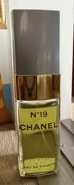 CHANEL N°19 オードトワレ 100ml