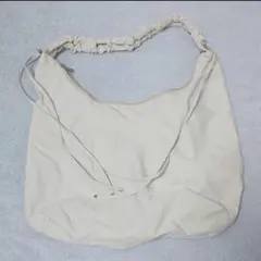 LAKOLE ギャザーハンドルショルダーバッグ オフホワイト