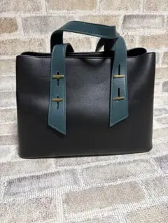 ビジネスバッグ 黒と深緑のコンビネーション