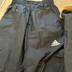 adidas 黒 ジャージパンツ サイドポケット付き