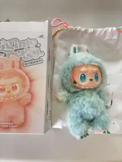 ラブブ カード付Big into Energy ぬいぐるみ 緑