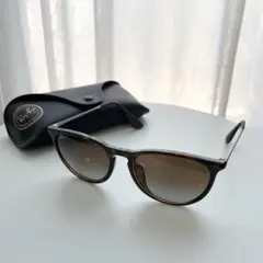 Item thumbnail for item a93bf40d-a42e-4fc1-af8f-a84eadf306cc