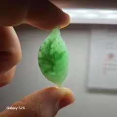 糸魚川翡翠 金山谷（かなやまだに）琅玕 糸魚川翡翠 金山谷（かなやまだに）琅玕 - メルカリ