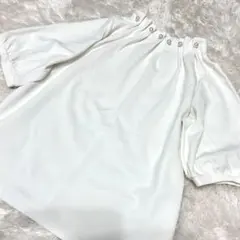 パールネックブラウス 白 ホワイト ギャザー 半袖 五分袖