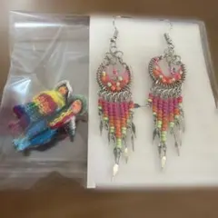 メキシコのハンドメイド ビーズピアスとブローチ