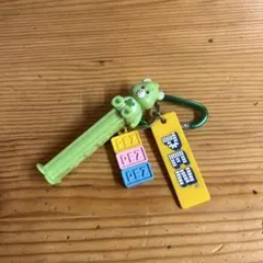 ケアベア　PEZキーホルダー　緑