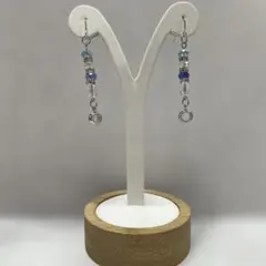 ハンドメイド ロングピアス 青 ビーズ　no 10