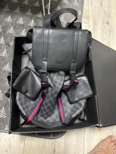 GUCCI ブラックレザー バックパック　GGパターン