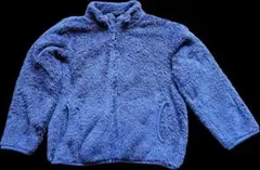 ユニクロ 青いフリースジャケット
