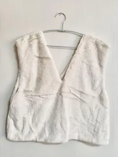 ファーVネックベスト