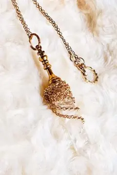 ゴールドチェスクリスタルペンダントネックレス