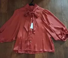新品未使用　レディースブラウスＬ　オレンジ色　ボータイ五分袖　ブラウス