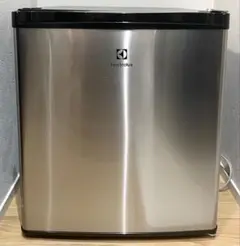 コンパクト冷蔵庫 Electrolux EFB0900WA-RJP コンパクト冷蔵庫 Electrolux EFB0900WA-RJP コンパクト冷蔵庫
