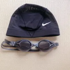 NIKEスイミングゴーグルグレーとNメッシュスイムキャップ 黒 セット単品購入可