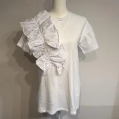 【美品】Narcissus.ショルダーフリルTシャツのサムネイル
