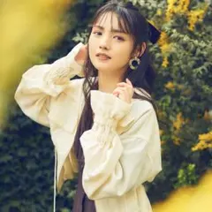 31 Sons de mode ギャザースリーブショート丈フーディーブルゾン