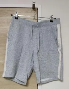 UNIQLO グレー ショートパンツ M