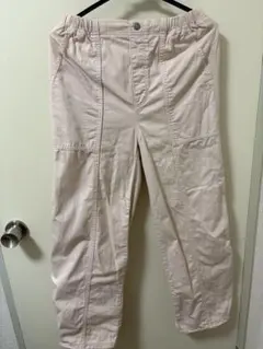 淡いピンク チノパン
