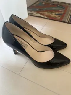 黒 パンプス 22 エナメル　結婚式