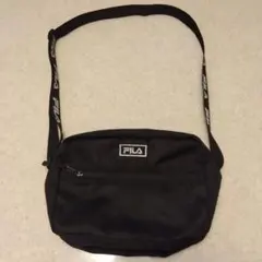FILA 黒 ショルダーバッグ メッシュポケット付き