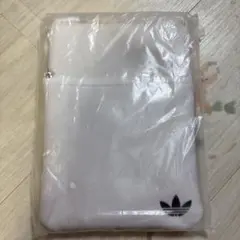adidas サコッシュ