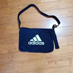 adidas アディダス ショルダーバッグ ブラック