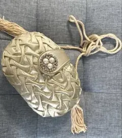 終了間近❗️1月限定‼️10%OFF㊗️ ゴールド 編み込みパーティーショルダーバック