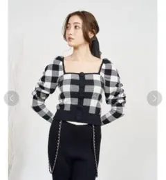 スクエアネック ニット