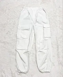 GU ホワイト カーゴパンツ ドローストリング付き