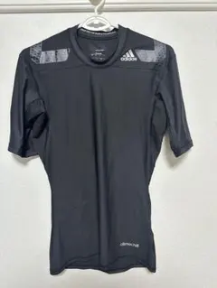 adidas Techfit コンプレッションシャツ ブラック