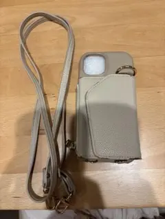 iPhone15 ベージュ　スマホケース ショルダーストラップ付き