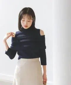 NOBLE ハイネックオフショルニット ネイビーのサムネイル