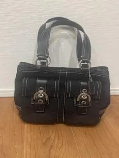 COACH ブラック ハンドバッグ フロントポケット付き
