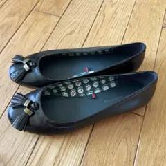 TOMMY HILFIGER ブラックタッセルバレエシューズ 23cmのサムネイル