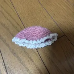 ピンクと白の円錐形あみぐるみ