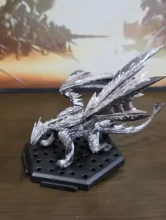 当選品】 バルファルク アイコンピンバッジ モンスターハンターダブル