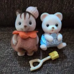 シルバニア　森であそぼシリーズ　キャンプシリーズ　リス　クマ　赤ちゃん　お人形