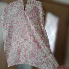 着物リメイク　花柄 Vネックフレンチスリーブシャツ ピンク　ハンドメイド