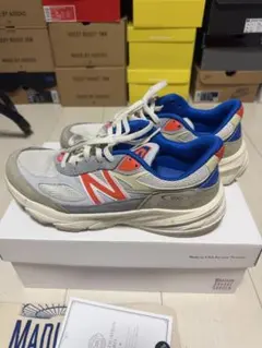 KITH × New Balance 990V6 Sanddriftのサムネイル