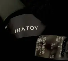 IHATOVメンズ　カシミヤ混紡黒色のハイネックニット