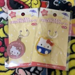 セリア　HELLO KITTY ハローキティアクリルアンブレラチャーム２点