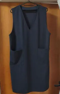 ジャンパースカートかも？