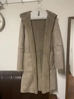 ZARA フード付きベージュムートンコート