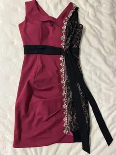 ローブドフルール グロッシー ワインレッド タイトミニドレス