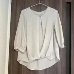 フロントツイスト ブラウス ピンクベージュのサムネイル