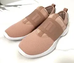 Puma プーマ　スニーカー　スリッポン　軽量　23.5