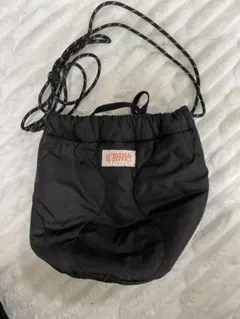 UNIVERSAL OVERALL beams ブラックショルダーバッグ