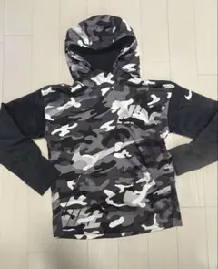 【季節先取り】子供服　NIKE（カモフラージュ）　パーカー