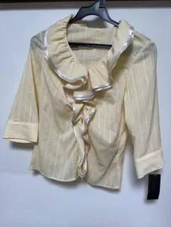 ストライプフリル付きベージュシャツ Mサイズ