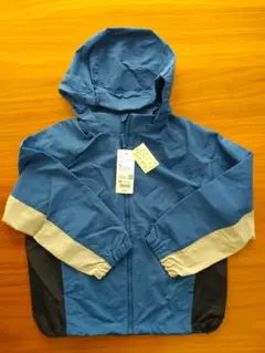 ☆新品・タグ付き☆キッズ ユニクロ UVカットポケッタブルパーカ 撥水 130